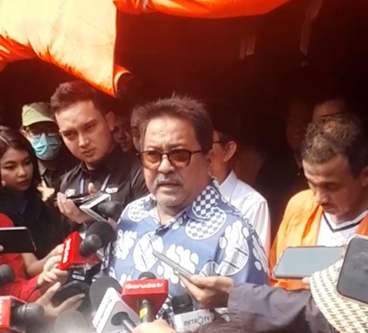 Wagub DKI Jakarta H.Rano Karno Takziah dan kunjungi Korban Kebakaran Bukit Duri.
