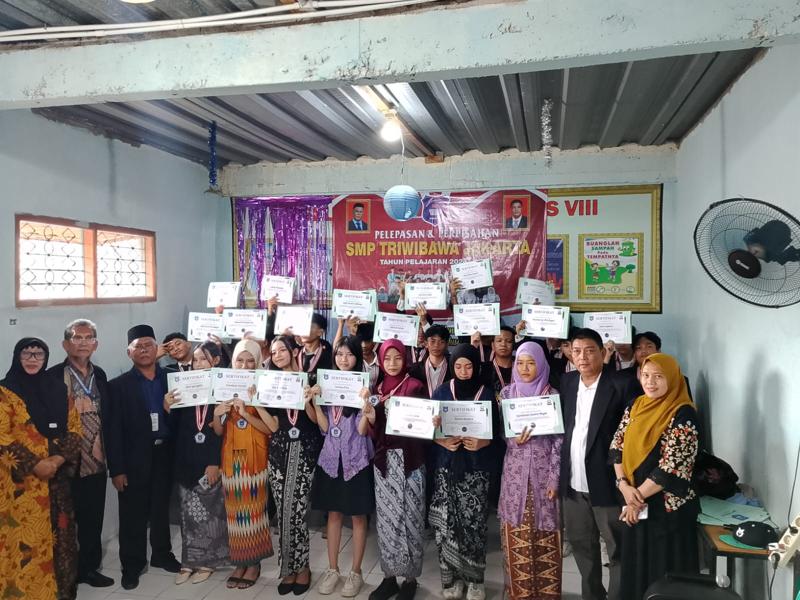 Pelepasan Siswa-Siswi SMP Triwibawa Tahun Ajaran 2024/2025 Berlangsung Khidmat dan Meriah